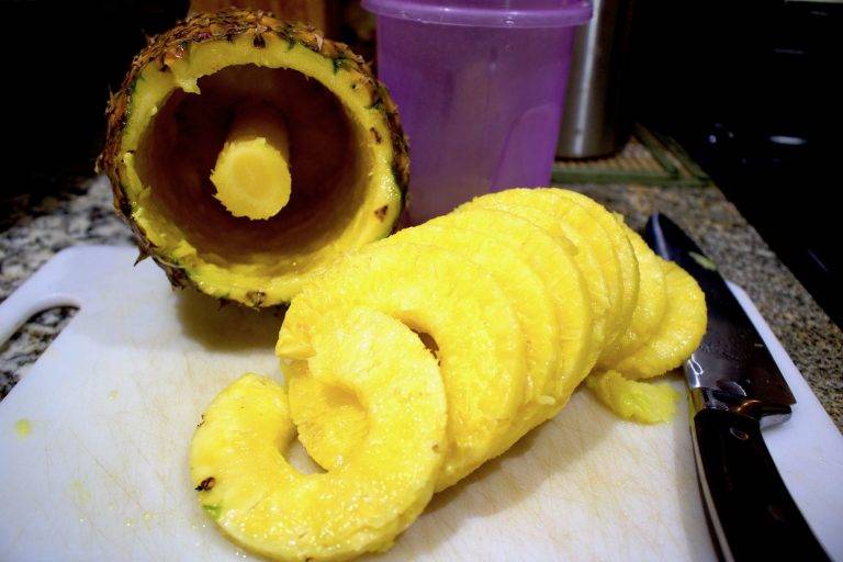 Sliced Pineapple - Cut The Crap Kitchen - Costa Rica