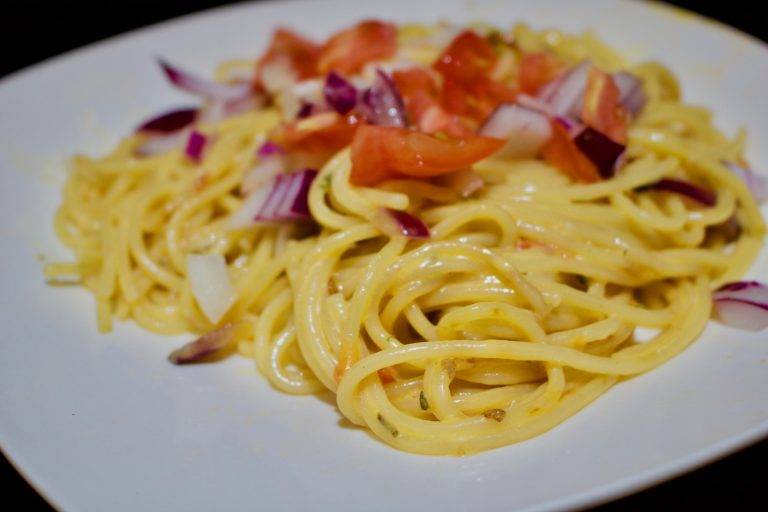 Fried Spaghetti - Cut The Crap Kitchen - Costa Rica