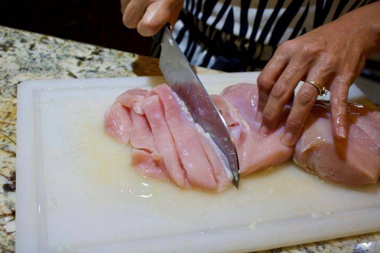 Sliced Chicken Strips - Cut The Crap Kitchen - Costa Rica